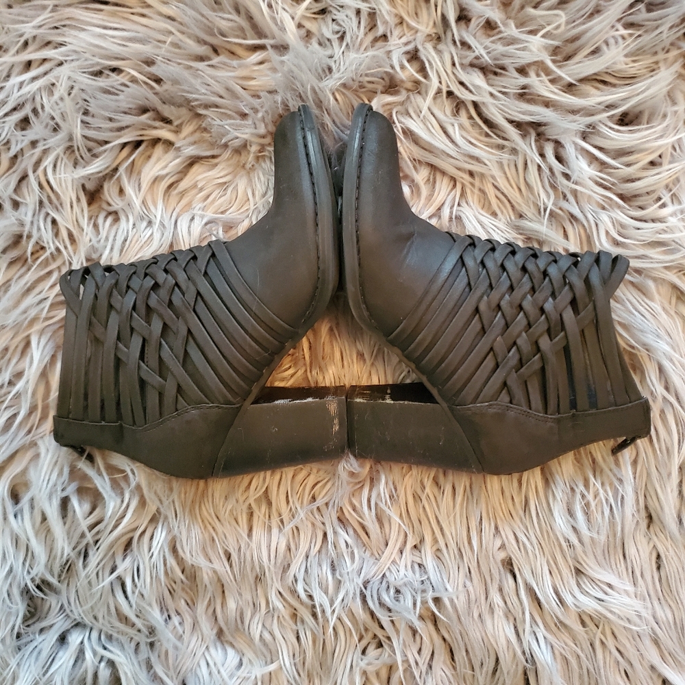 💫3 for $50💫 Strappy Ankle Boots, 6
